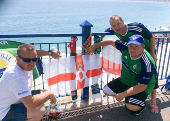 Navijači iz Sjeverne Irske odali počast poginulom prijatelju Darren Rodgersu