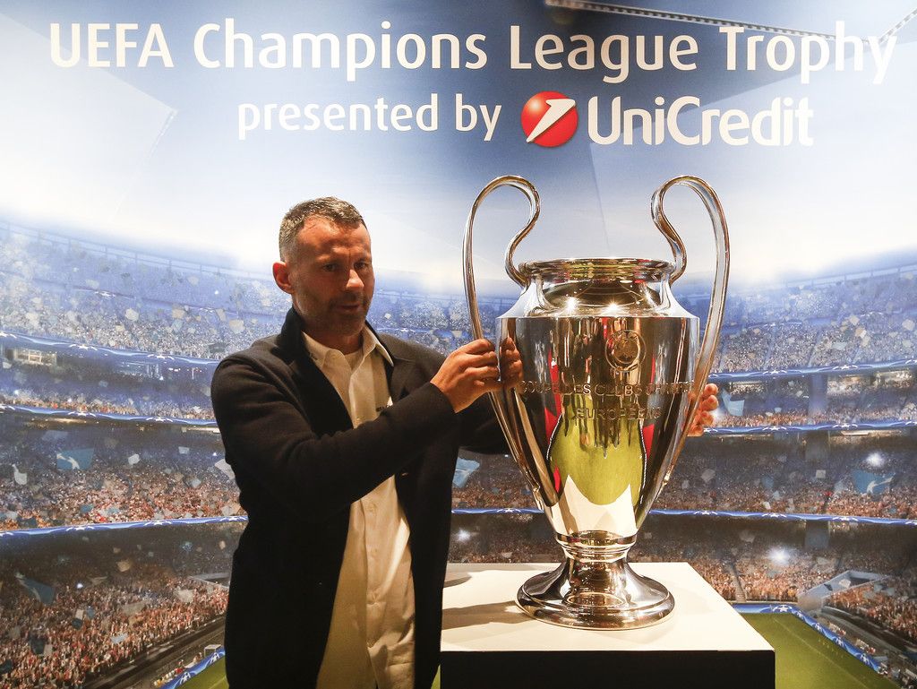 ryangiggsuefachampionsleaguetrophytourt4sqmvce_o2x