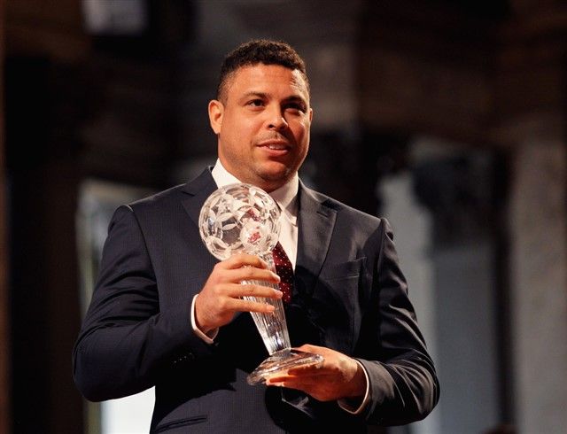 ronaldoluisnazariodelimaitalianfootballcd7b5zt6lsbx-640-x-490