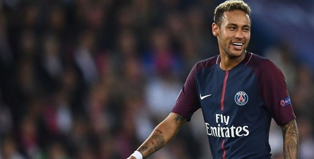 PSG plaća Neymara za aplaudiranje navijačima