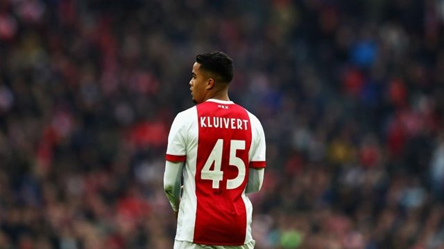 Justin Kluivert dobio savjet od oca: “Bolje je da ide tamo, nego u United.”