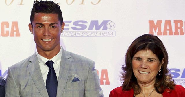 “TEŽAK” UDARAC! Cristiana Ronalda je “OSRAMOTILA” mama: On je bolji od mog SINA!