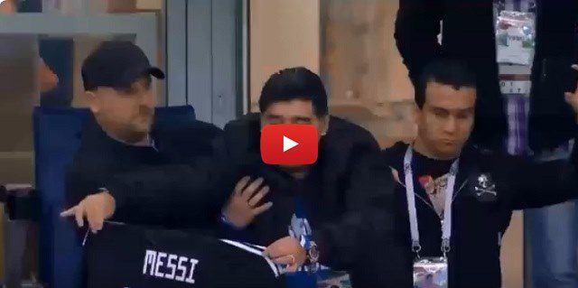 PONOVO TAJ MARADONA: Pogledajte što je uradio sa dresom Lionel Messija prije početka utakmice