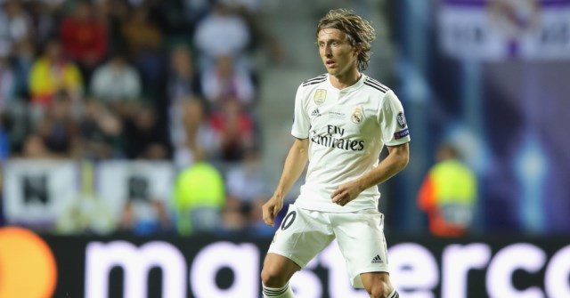 Evo što su navijači Real Madrida skandirali Luki Modriću tokom sinoćnje utakmice protiv Leganesa!