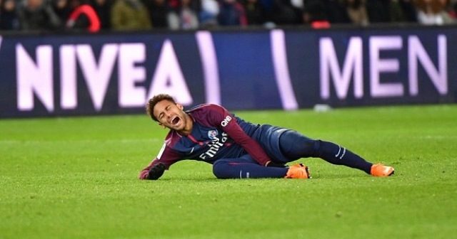 Neymarov otac stao u zaštitu sina: Svi ga tuku!