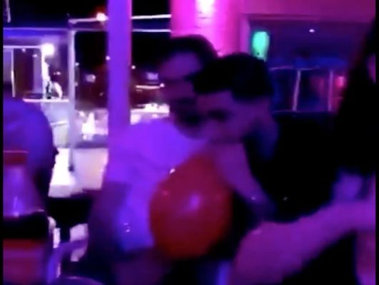 (VIDEO) Igrači Brightona se suočavaju sa istragom kluba nakon što su udisali balone u Španjolskoj!