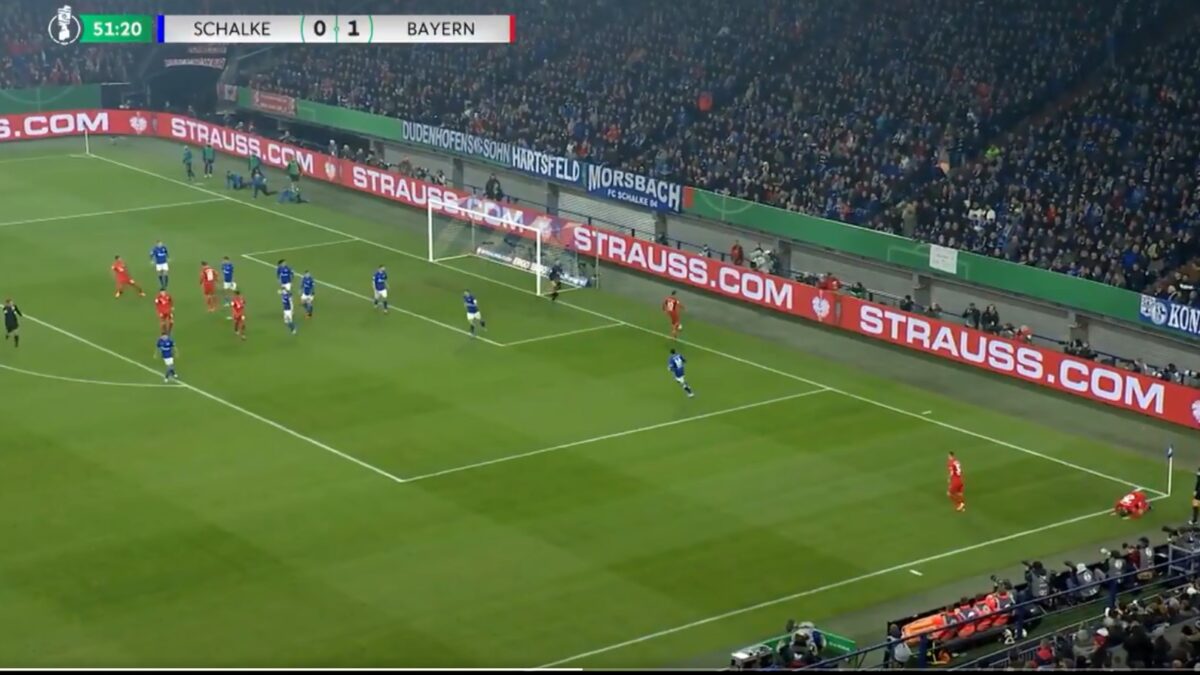 (VIDEO) Muller pokazao svoju nesposobnost: Pokušao izvesti korner, a onda se osramotio!