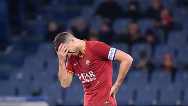 Neprocjenjiva reakcija Edina Džeke na pitanje da li će sljedeće sezone igrati za Everton!