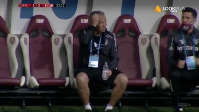 (VIDEO) Komičan autogol u derbiju rumunjskog prvenstva