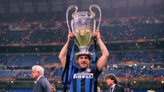 Wesley Sneijder počinje