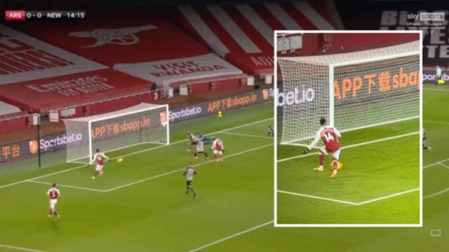 (VIDEO) Promašaj sezone Pierre-Emerick Aubemayanga protiv Newcastlea!