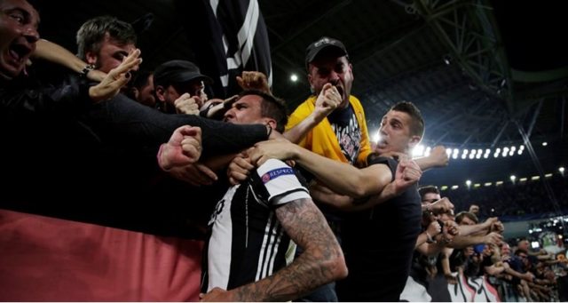 Navijači Juventusa poslali poruku Mariju Mandžukiću: Evo što im je odgovorio!