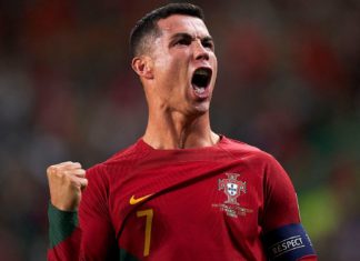 Dugarry o Ronaldu: „Ego ga izjeda, a njegova reprezentacija je bolja bez njega” Cristiano Ronaldo u crvenom dresu reprezentacije Portugala s kapetanskom vrpcom