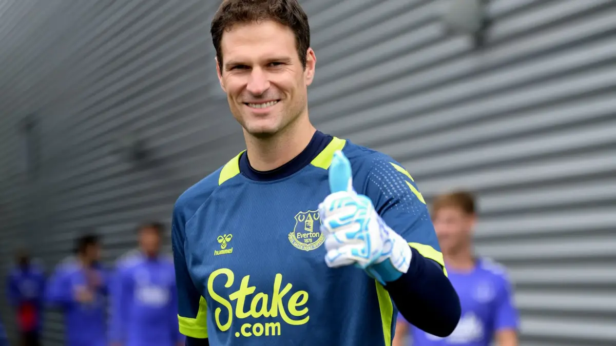 SLUŽBENO: Asmir Begović potpisao za Everton