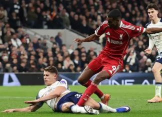 Tottenham stao u obranu Van de Vena: “Isak je stavio nogu ravno”