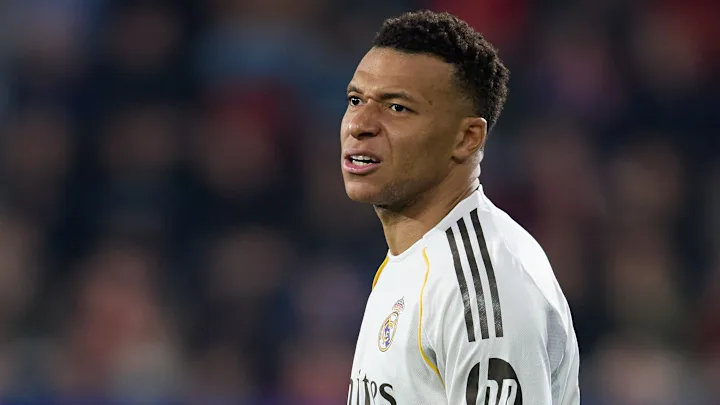 Kylian Mbappé u bijelom dresu Real Madrida tijekom utakmice