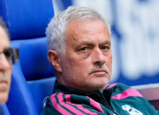 Mourinho otkrio kako je zaradio masnicu ispod oka: “Ne bi se dogodilo da sam imao naočale”