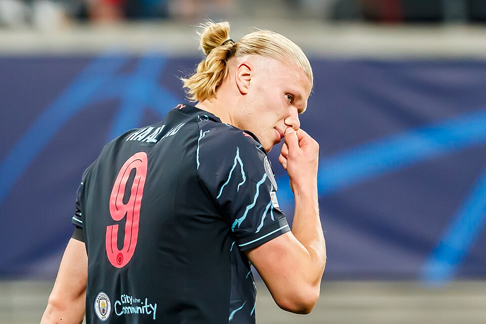 Erling Haaland u dresu Manchester Cityja s brojem 9