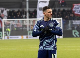 Hajduk – Ajax: Míchel se zakačio s Gloukhom, a Katalinić tvrdi da Ajax već traži alibije Oscar Gloukh, Ajaxov veznjak s brojem 10, na terenu uoči utakmice