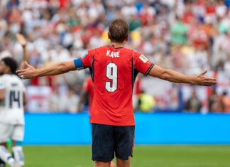 Engleska – Češka 3:0: Kane izjednačio rekord star 36 godina, a sam ga može preuzeti protiv Hrvatske Harry Kane u dresu Engleske s kapetanskom vrpcom i brojem 9 na leđima
