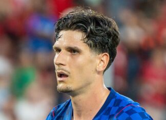 Matanović transfer: United ga gleda kao prvog napadača, Freiburg traži 60 milijuna eura Igor Matanović u plavom dresu hrvatske reprezentacije s brojem 20