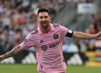 Messi još ne zna hoće li doći na Zlatnu loptu: u petak nagrada u Oviedu, u subotu Inter Miami, pa odluka o Londonu Lionel Messi u ružičastom dresu Intera Miami slavi pogodak raširenih ruku