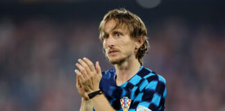 Modrić o Cucurelli i crvenom kartonu Perišića: „Bolje da ne pričam što sam mu rekao” Luka Modrić, kapetan hrvatske reprezentacije, pljeska navijačima