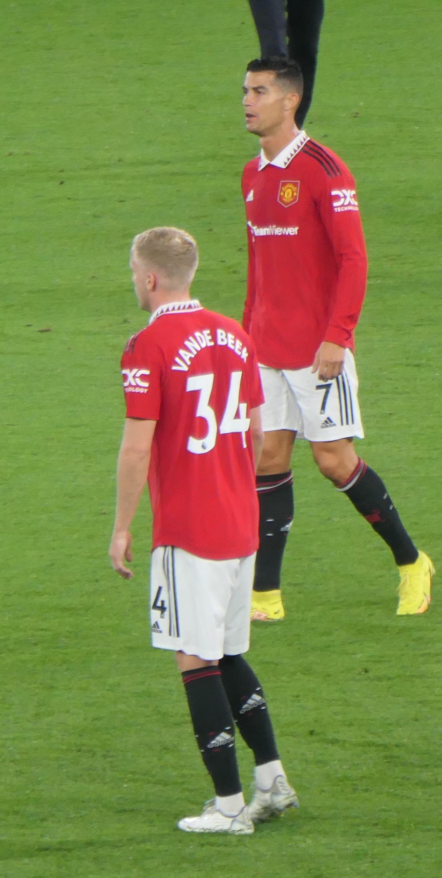 Cristiano Ronaldo (broj 7) i Donny van de Beek u dresovima Manchester Uniteda na utakmici protiv Liverpoola u kolovozu 2022.