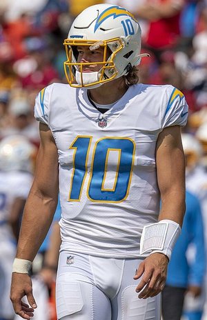 Justin Herbert, quarterback Los Angeles Chargers